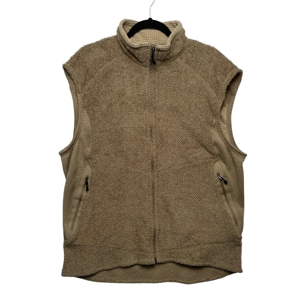 Patagonia Men’s Vest size XL khaki full zip outdoors all seasons
